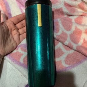 Wall textured Starbucks tumbler